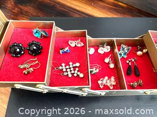 MaxSold Auction: Jewelry box with vintage earrings  - Blandford-Blenheim (Ontario, Canada) SELLER MANAGED Downsizing Online Auction -  Harmer Crescent