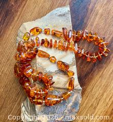 MaxSold Auction: Vintage Baltic Amber Necklace  - Blandford-Blenheim (Ontario, Canada) SELLER MANAGED Downsizing Online Auction -  Harmer Crescent