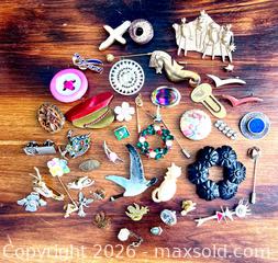 MaxSold Auction: Vintage Brooches & Pins Lot  - Blandford-Blenheim (Ontario, Canada) SELLER MANAGED Downsizing Online Auction -  Harmer Crescent