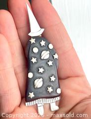 MaxSold Auction: Zealandia Wizard Brooch Sterling - Blandford-Blenheim (Ontario, Canada) SELLER MANAGED Downsizing Online Auction -  Harmer Crescent