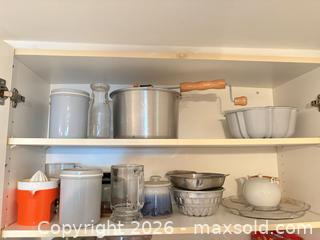 MaxSold Auction: Assorted Kitchenware, Bakeware & Drinkware Lot B - Ottawa (Ontario, Canada) PARTNER MANAGED Downsizing Online Auction - Carling Avenue (CONDO)
