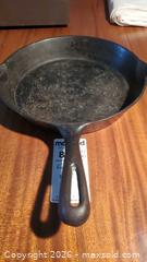 MaxSold Auction: Findlay Cast Iron Skillet No. 8- Carleton Place A - Ottawa (Ontario, Canada) PARTNER MANAGED Downsizing Online Auction - Carling Avenue (CONDO)