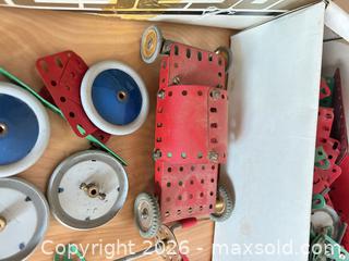 MaxSold Auction: Meccano Vintage Metal Construction Set Parts A - Ottawa (Ontario, Canada) PARTNER MANAGED Downsizing Online Auction - Carling Avenue (CONDO)