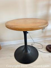 MaxSold Auction: Mid-Century Tulip-Style Wood Top Side/Accent Table 30" A - Ottawa (Ontario, Canada) PARTNER MANAGED Downsizing Online Auction - Carling Avenue (CONDO)