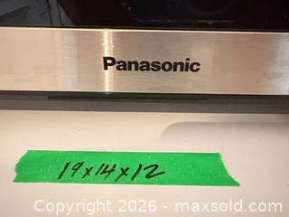 MaxSold Auction: Panasonic Countertop Microwave NN-SG458S 900W B - Ottawa (Ontario, Canada) PARTNER MANAGED Downsizing Online Auction - Carling Avenue (CONDO)