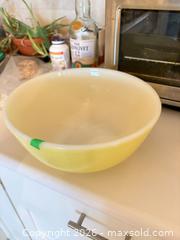 MaxSold Auction: Pyrex & Corning Ware Lot: 2 Mixing Bowls & Covered Casserole B - Ottawa (Ontario, Canada) PARTNER MANAGED Downsizing Online Auction - Carling Avenue (CONDO)