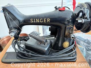 MaxSold Auction: Singer 99K Vintage Cast Metal Sewing Machine, Black Enamel A - Ottawa (Ontario, Canada) PARTNER MANAGED Downsizing Online Auction - Carling Avenue (CONDO)