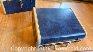 MaxSold Auction: Samsonite Samsonite Schwayder Blue & White Train Luggage - San Jose (California, USA) SELLER MANAGED Downsizing Online Auction -  Clarita Avenue