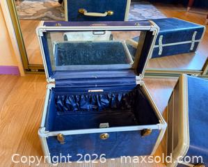 MaxSold Auction: Samsonite Schwayder Train Cosmetic Case - San Jose (California, USA) SELLER MANAGED Downsizing Online Auction -  Clarita Avenue