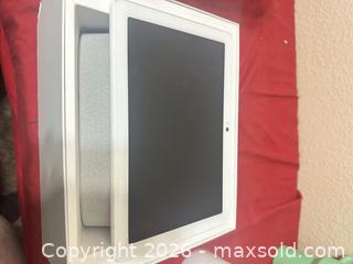 MaxSold Auction: Google Nest Hub Max Smart Speaker  Not Test  - Glendale (Arizona, USA) SELLER MANAGED Reseller Online Auction - Bell Road (CONDO)