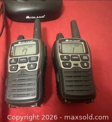 MaxSold Auction: Midland T71 2-Way Radio Kit, 36 Channels, 38 Mile Range, 2-Pack - Glendale (Arizona, USA) SELLER MANAGED Reseller Online Auction - Bell Road (CONDO)
