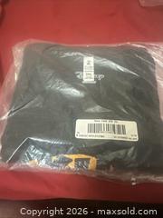 MaxSold Auction: New Disney The Lion King Hakuna Matata  3XL  Char T-shirt - Glendale (Arizona, USA) SELLER MANAGED Reseller Online Auction - Bell Road (CONDO)