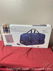 MaxSold Auction: New Skyway Whidbey 30" Rolling Duffel - Glendale (Arizona, USA) SELLER MANAGED Reseller Online Auction - Bell Road (CONDO)
