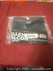 MaxSold Auction: New STAR WARS 3XL Navy Men's Millennium Falcon Detailed Drawing T-Shirt  - Glendale (Arizona, USA) SELLER MANAGED Reseller Online Auction - Bell Road (CONDO)