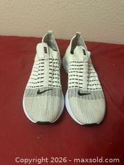 MaxSold Auction: Nike React Phantom Run Flyknit 2 Men's Running Shoes (DV2139-100, Sail/White/Light Bone/Bl - Glendale (Arizona, USA) SELLER MANAGED Reseller Online Auction - Bell Road (CONDO)
