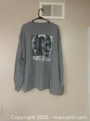 MaxSold Auction: Tupac Poetic Justice Men's Shirt Long Sleeve Crew Neck Pullover Grey 3XL - Glendale (Arizona, USA) SELLER MANAGED Reseller Online Auction - Bell Road (CONDO)