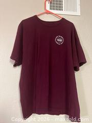 MaxSold Auction: Vans Checkerboard T-Shirt 2XL - Glendale (Arizona, USA) SELLER MANAGED Reseller Online Auction - Bell Road (CONDO)