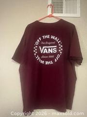 MaxSold Auction: Vans Checkerboard T-Shirt 2XL - Glendale (Arizona, USA) SELLER MANAGED Reseller Online Auction - Bell Road (CONDO)