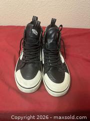 MaxSold Auction: Vans Sk8-Hi MTE 2 Winterized Hiking Outdoor Black White Floral Men 9.5 - Glendale (Arizona, USA) SELLER MANAGED Reseller Online Auction - Bell Road (CONDO)