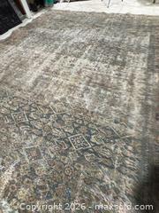 MaxSold Auction: Loloi Amber Lewis Green Distressed Area Rug, 8' x 11 - Los Angeles (California, USA) SELLER MANAGED Downsizing Online Auction - North Wilmington Boulevard