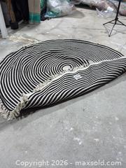 MaxSold Auction: Round Black & White Area rug - Los Angeles (California, USA) SELLER MANAGED Downsizing Online Auction - North Wilmington Boulevard