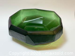 MaxSold Auction: Guaxs Emerald Green Art Glass Bowl - Toronto (Ontario, Canada) PARTNER MANAGED Estate Sale Online Auction - Glen Road