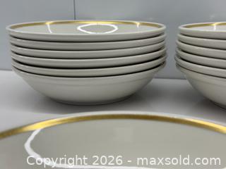 MaxSold Auction: Royal Doulton Gold Rimmed Fine Hotel China Bowls x 13 - Toronto (Ontario, Canada) PARTNER MANAGED Estate Sale Online Auction - Glen Road