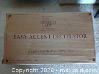 MaxSold Auction: Kitchen Accessories - Sun City (Arizona, USA) SELLER MANAGED Reseller Online Auction - West Forrester Drive