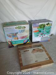 MaxSold Auction: Kitchen Sets and Cutting Board - Sun City (Arizona, USA) SELLER MANAGED Reseller Online Auction - West Forrester Drive