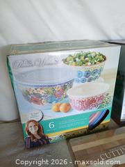 MaxSold Auction: Kitchen Sets and Cutting Board - Sun City (Arizona, USA) SELLER MANAGED Reseller Online Auction - West Forrester Drive