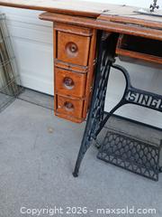 MaxSold Auction: Singer Sewing Machine - Vintage - Sun City (Arizona, USA) SELLER MANAGED Reseller Online Auction - West Forrester Drive