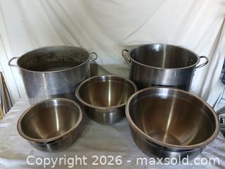 MaxSold Auction: Stainless Steel Cooking Pots - Sun City (Arizona, USA) SELLER MANAGED Reseller Online Auction - West Forrester Drive