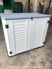 MaxSold Auction: Outdoor Plastic/Resin Storage Box — 4'1" x 28" x 41" - Garden City (Georgia, USA) SELLER MANAGED Downsizing Online Auction -  Bryce Industrial Drive