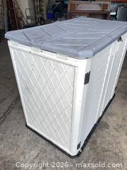 MaxSold Auction: Outdoor Plastic/Resin Storage Box — 4'1" x 28" x 41" - Garden City (Georgia, USA) SELLER MANAGED Downsizing Online Auction -  Bryce Industrial Drive
