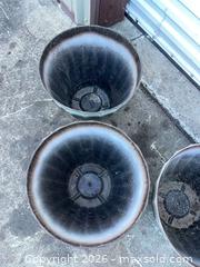 MaxSold Auction: Set of 3 Large 15.5" Plastic Planters - Green/White/Brown - Garden City (Georgia, USA) SELLER MANAGED Downsizing Online Auction -  Bryce Industrial Drive