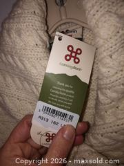 MaxSold Auction: Carraig Donn 100% Merino Wool Ladies Sweater Cardigan Large - Hamilton (Ontario, Canada) SELLER MANAGED Downsizing Online Auction - Moffat Road