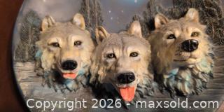 MaxSold Auction: Collectible Wolf plate - Tay (Ontario, Canada) SELLER MANAGED Downsizing Online Auction - Reeves Road