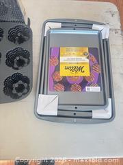 MaxSold Auction: Mixed Bakeware & Cookware Set — 7 Pieces - Raleigh (North Carolina, USA) SELLER MANAGED Downsizing Online Auction - Fern Stone Court