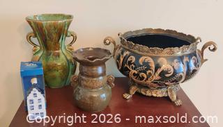 MaxSold Auction: Mixed Decorative Pottery & Ceramic Lot incl. Planters, Vases & KLM Delft House - Toronto (Ontario, Canada) SELLER MANAGED Estate Sale Online Auction - Bridgeland Avenue (STORAGE)