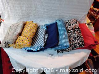 MaxSold Auction: 15–20 Mixed Kitchen Towels, Napkins &  Table Linens - Cambridge (Massachusetts, USA) PARTNER MANAGED Estate Sale Online Auction - Creighton Street                  