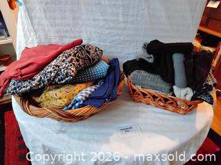 MaxSold Auction: 15–20 Mixed Kitchen Towels, Napkins &  Table Linens - Cambridge (Massachusetts, USA) PARTNER MANAGED Estate Sale Online Auction - Creighton Street                  