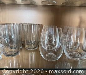 MaxSold Auction: Assorted Clear Glassware Lot – Stemless Wine, Tumblers, Pitcher - Cambridge (Massachusetts, USA) PARTNER MANAGED Estate Sale Online Auction - Creighton Street                  