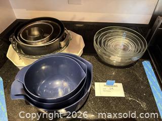 MaxSold Auction: Assorted Mixing Bowls, Nesting Glass Bowls & Bakeware Set - Cambridge (Massachusetts, USA) PARTNER MANAGED Estate Sale Online Auction - Creighton Street                  