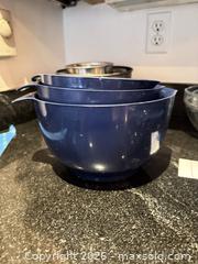MaxSold Auction: Assorted Mixing Bowls, Nesting Glass Bowls & Bakeware Set - Cambridge (Massachusetts, USA) PARTNER MANAGED Estate Sale Online Auction - Creighton Street                  