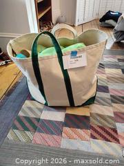 MaxSold Auction: Canvas Bags, Duck Canvas & Nylon Tote Bags - Cambridge (Massachusetts, USA) PARTNER MANAGED Estate Sale Online Auction - Creighton Street                  