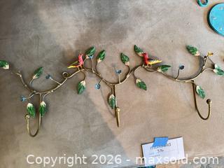 MaxSold Auction: Cottage-Style Wall Decor & Cast Iron Doorstop - Cambridge (Massachusetts, USA) PARTNER MANAGED Estate Sale Online Auction - Creighton Street                  