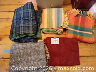 MaxSold Auction: Mixed Lot of 6 Throws & Blankets - Plaid, Striped, Solid - Cambridge (Massachusetts, USA) PARTNER MANAGED Estate Sale Online Auction - Creighton Street                  