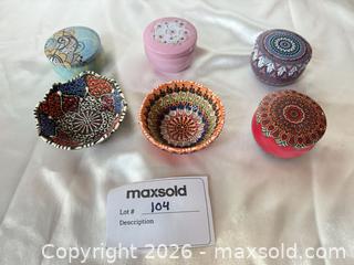 MaxSold Auction: Set of 6 Small Ceramic Decorative Bowls - Cambridge (Massachusetts, USA) PARTNER MANAGED Estate Sale Online Auction - Creighton Street                  