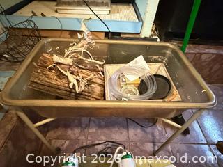 MaxSold Auction: Lot of Mixed Terracotta, Plastic and Glazed Ceramic Plant Pots B - Toronto (Ontario, Canada) Downsizing Online Auction - Cross Street