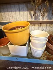 MaxSold Auction: Lot of Mixed Terracotta, Plastic and Glazed Ceramic Plant Pots B - Toronto (Ontario, Canada) Downsizing Online Auction - Cross Street